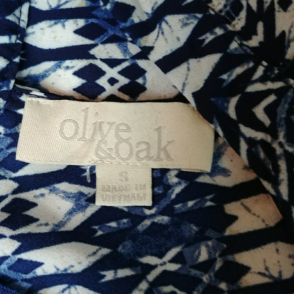 Olive & Oak blue and white tank top high low hem - Picture 7 of 8